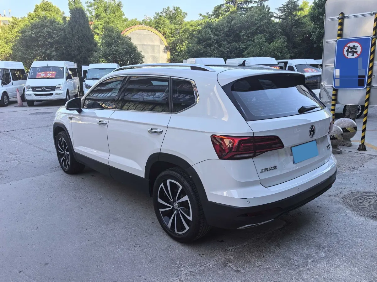 2019 MINI MINI 1.5T 102HP L3 7DCT,autocango,china used car exporter,china ev exporter,chinese used car exporter,chinese used ev exporter