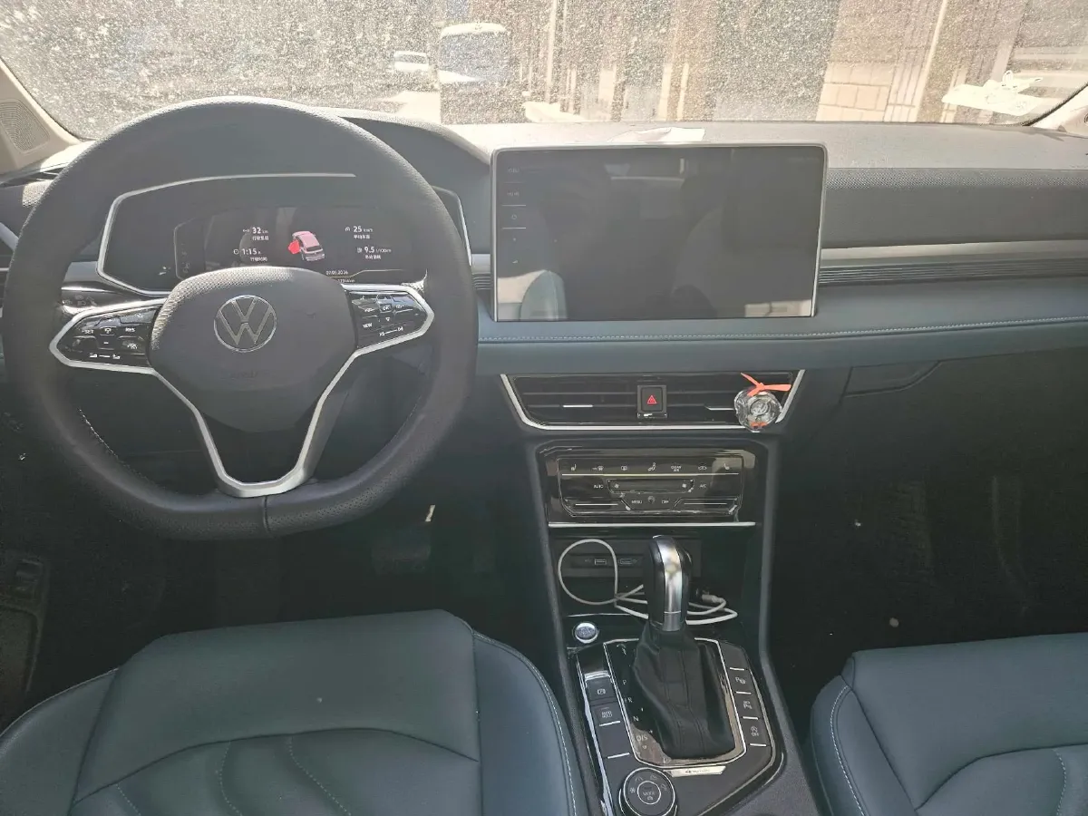 2023 Volkswagen Tharu 2.0T 186HP L4 7DCT,autocango,china used car exporter,china ev exporter,chinese used car exporter,chinese used ev exporter