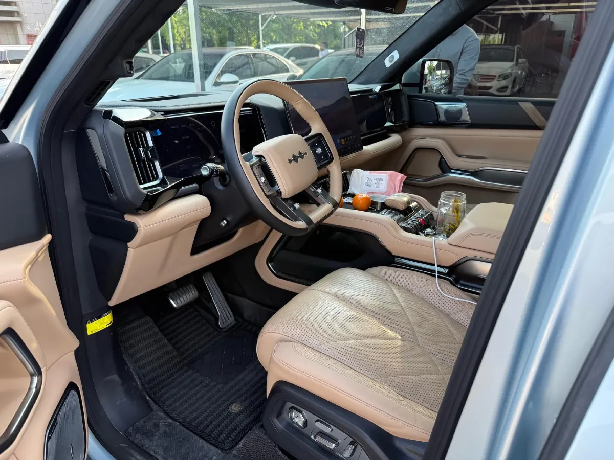 2025 FangChengBao Bao 8 2.0T 245HP L4 E-CVT PHEV 36.8KWH,autocango,china used car exporter,china ev exporter,chinese used car exporter,chinese used ev exporter