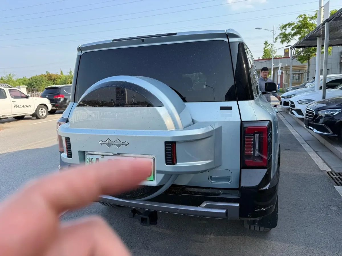 2025 FangChengBao Bao 8 2.0T 245HP L4 E-CVT PHEV 36.8KWH,autocango,china used car exporter,china ev exporter,chinese used car exporter,chinese used ev exporter