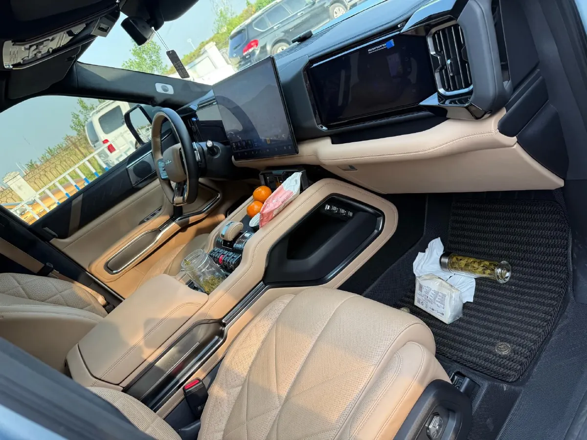 2025 FangChengBao Bao 8 2.0T 245HP L4 E-CVT PHEV 36.8KWH,autocango,china used car exporter,china ev exporter,chinese used car exporter,chinese used ev exporter