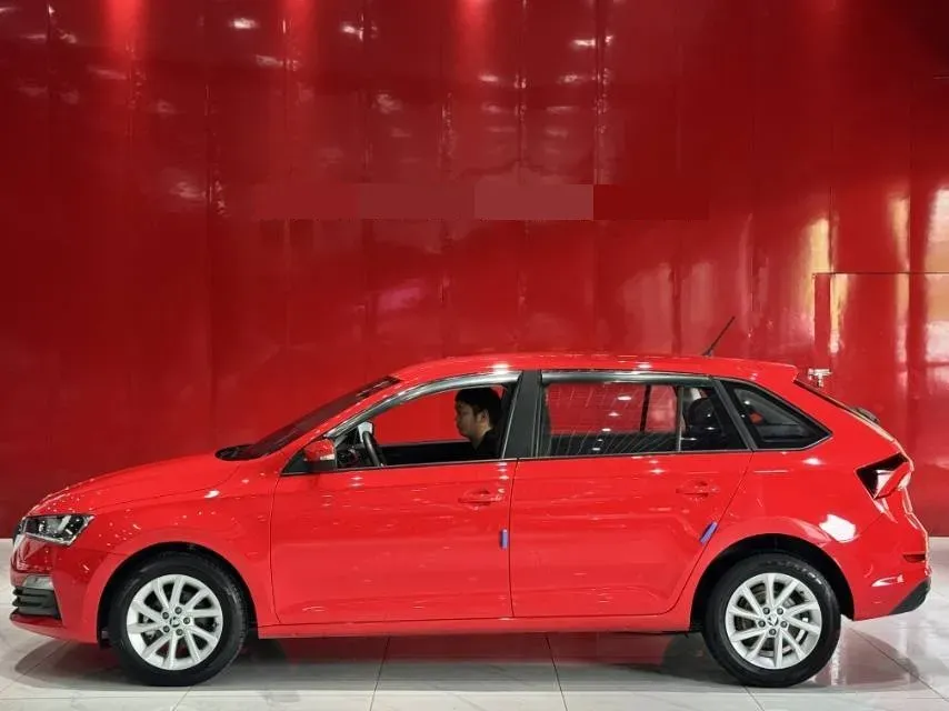 2020 Skoda Rapid Spaceback 1.5L 112HP L4 6AT,autocango,china used car exporter,china ev exporter,chinese used car exporter,chinese used ev exporter