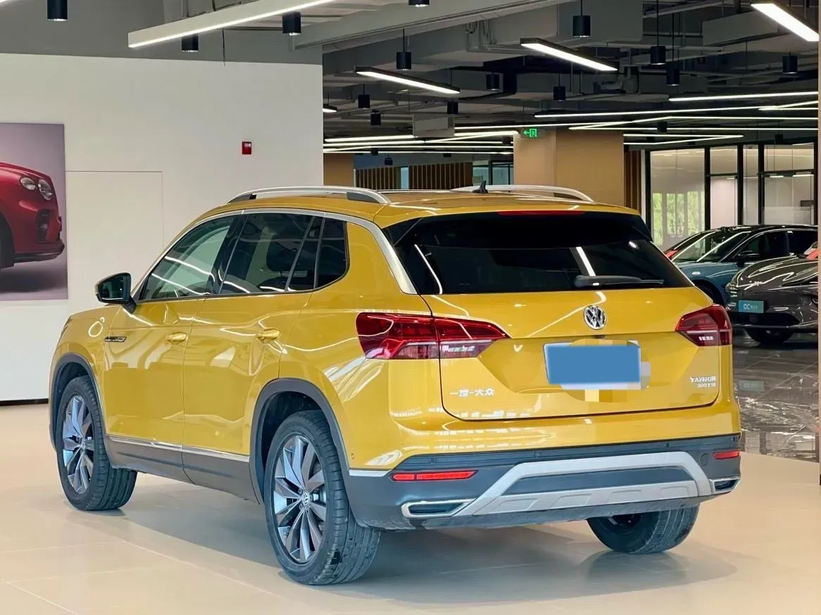 2019 Jeep Cherokee 2.0T 265HP L4 9AT,autocango,china used car exporter,china ev exporter,chinese used car exporter,chinese used ev exporter