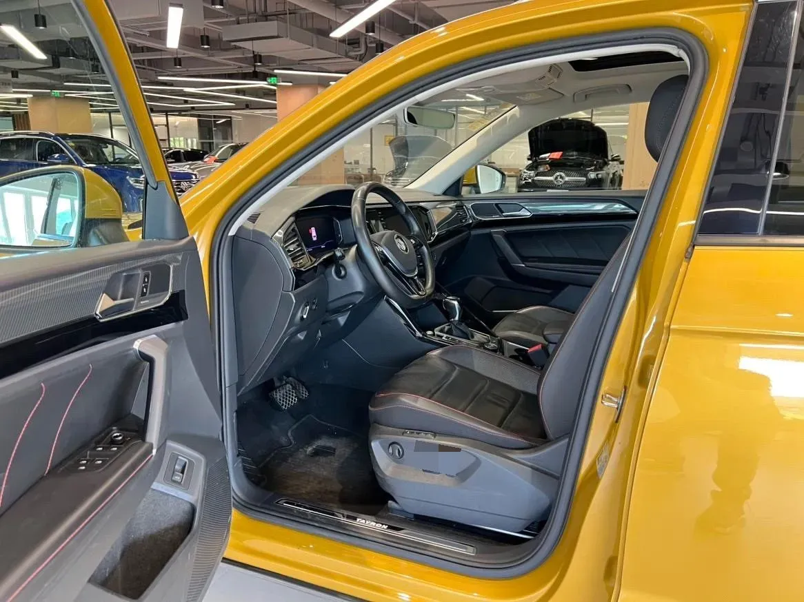 2019 Jeep Cherokee 2.0T 265HP L4 9AT,autocango,china used car exporter,china ev exporter,chinese used car exporter,chinese used ev exporter