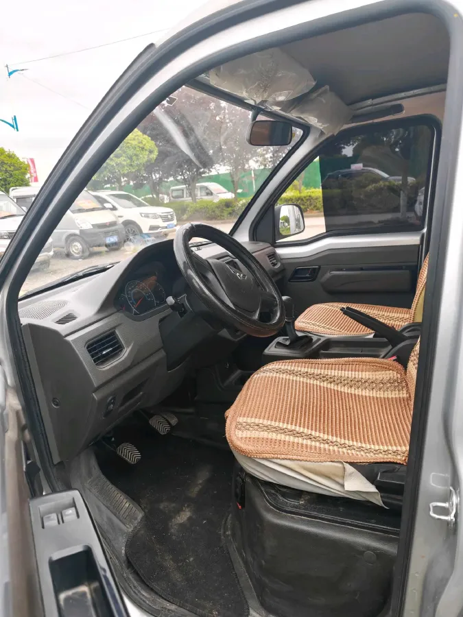 2023 WuLing RongGuang New Truck 1.5L 102HP L4 5MT,autocango,china used car exporter,china ev exporter,chinese used car exporter,chinese used ev exporter