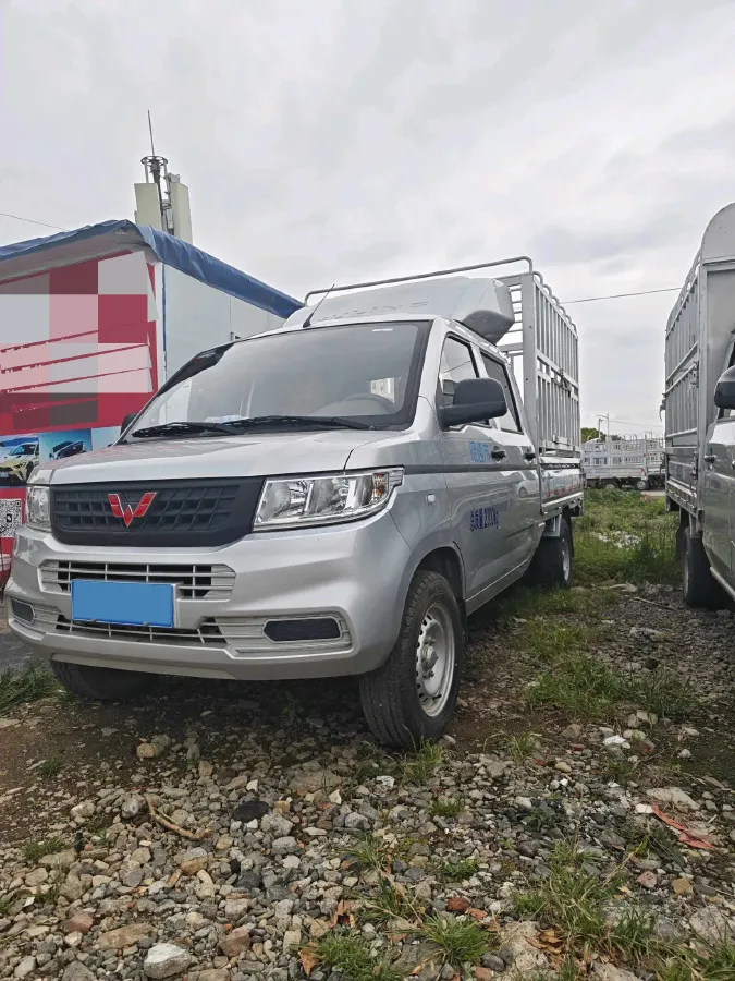 2023 WuLing RongGuang New Truck 1.5L 102HP L4 5MT,autocango,china used car exporter,china ev exporter,chinese used car exporter,chinese used ev exporter