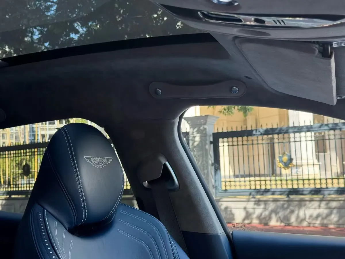2020 Aston Martin DBX 4.0T 550HP V8 9AT,autocango,china used car exporter,china ev exporter,chinese used car exporter,chinese used ev exporter