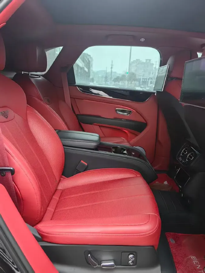 2021 Bentley Bentayga 4.0T 550HP V8 8AT,autocango,china used car exporter,china ev exporter,chinese used car exporter,chinese used ev exporter