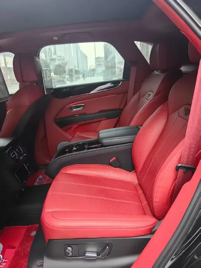 2021 Bentley Bentayga 4.0T 550HP V8 8AT,autocango,china used car exporter,china ev exporter,chinese used car exporter,chinese used ev exporter