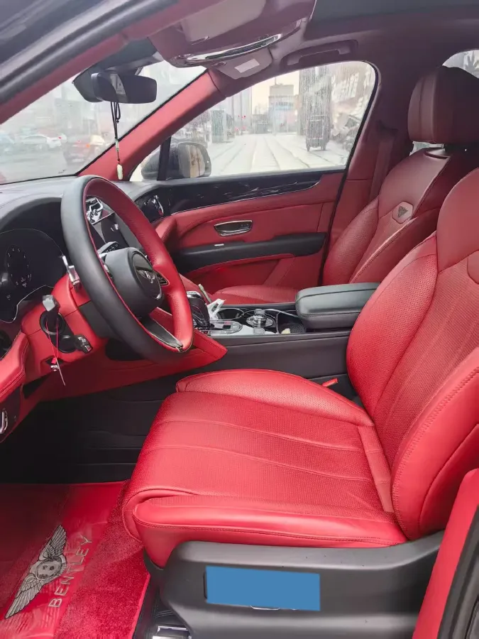 2021 Bentley Bentayga 4.0T 550HP V8 8AT,autocango,china used car exporter,china ev exporter,chinese used car exporter,chinese used ev exporter