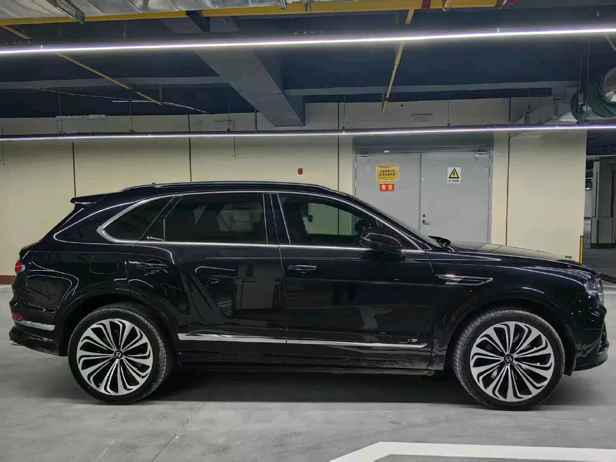 2021 Bentley Bentayga 4.0T 550HP V8 8AT,autocango,china used car exporter,china ev exporter,chinese used car exporter,chinese used ev exporter