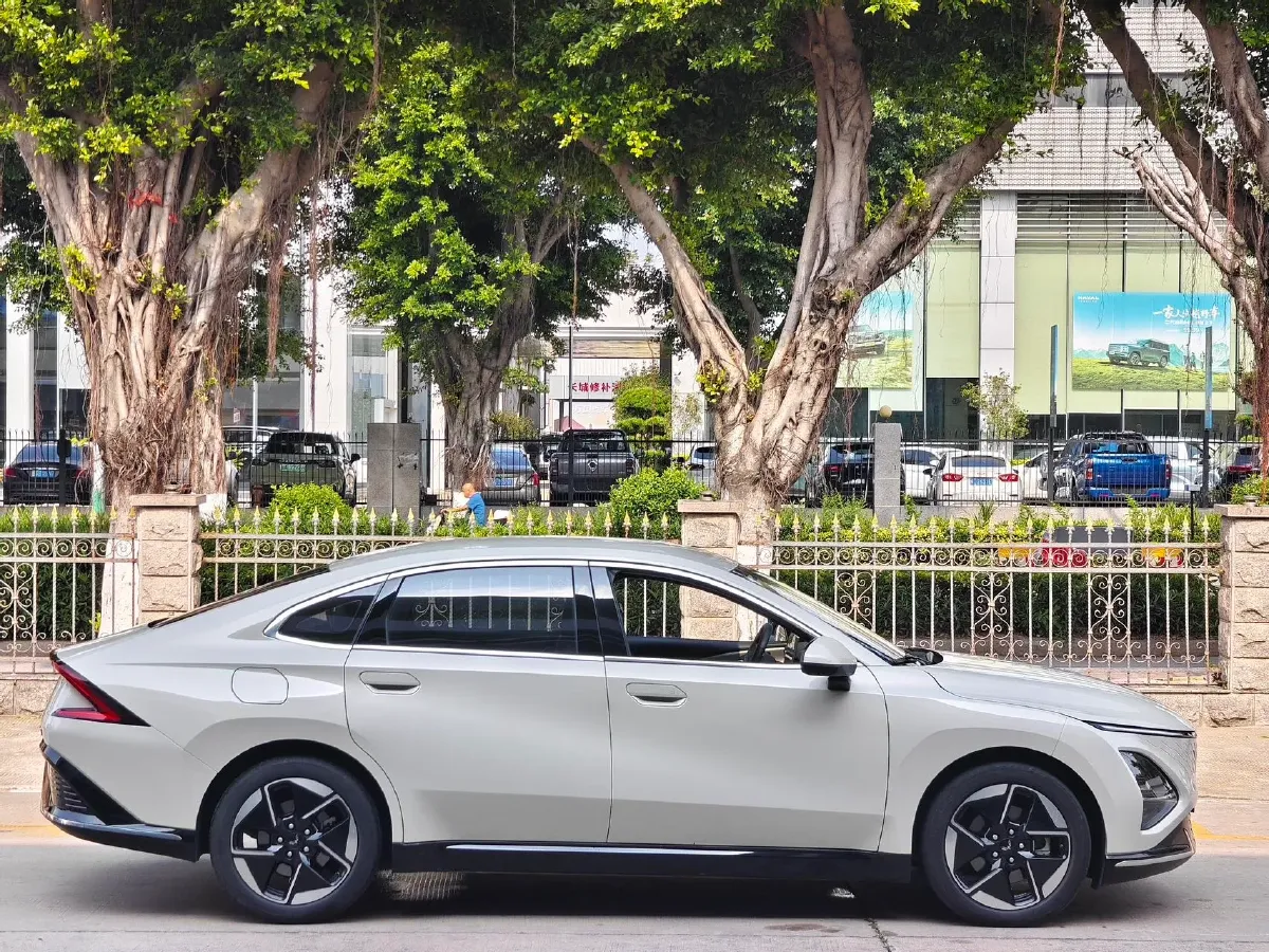 2023 WuLing XingGuang 1.5L 106HP L4 E-CVT PHEV 20.5KWH,autocango,china used car exporter,china ev exporter,chinese used car exporter,chinese used ev exporter