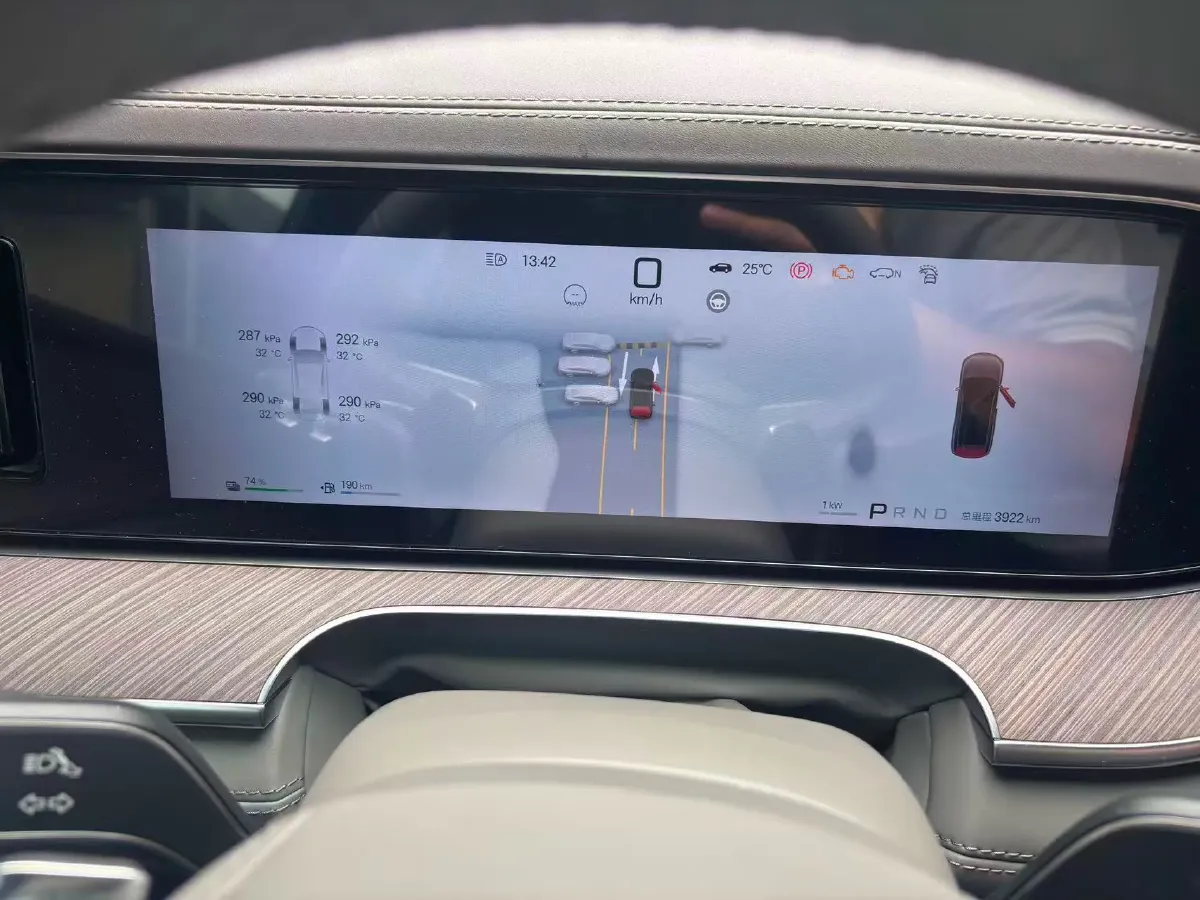 2026 Denza DenzaN9 2.0T 207HP L4 E-CVT PHEV,autocango,china used car exporter,china ev exporter,chinese used car exporter,chinese used ev exporter