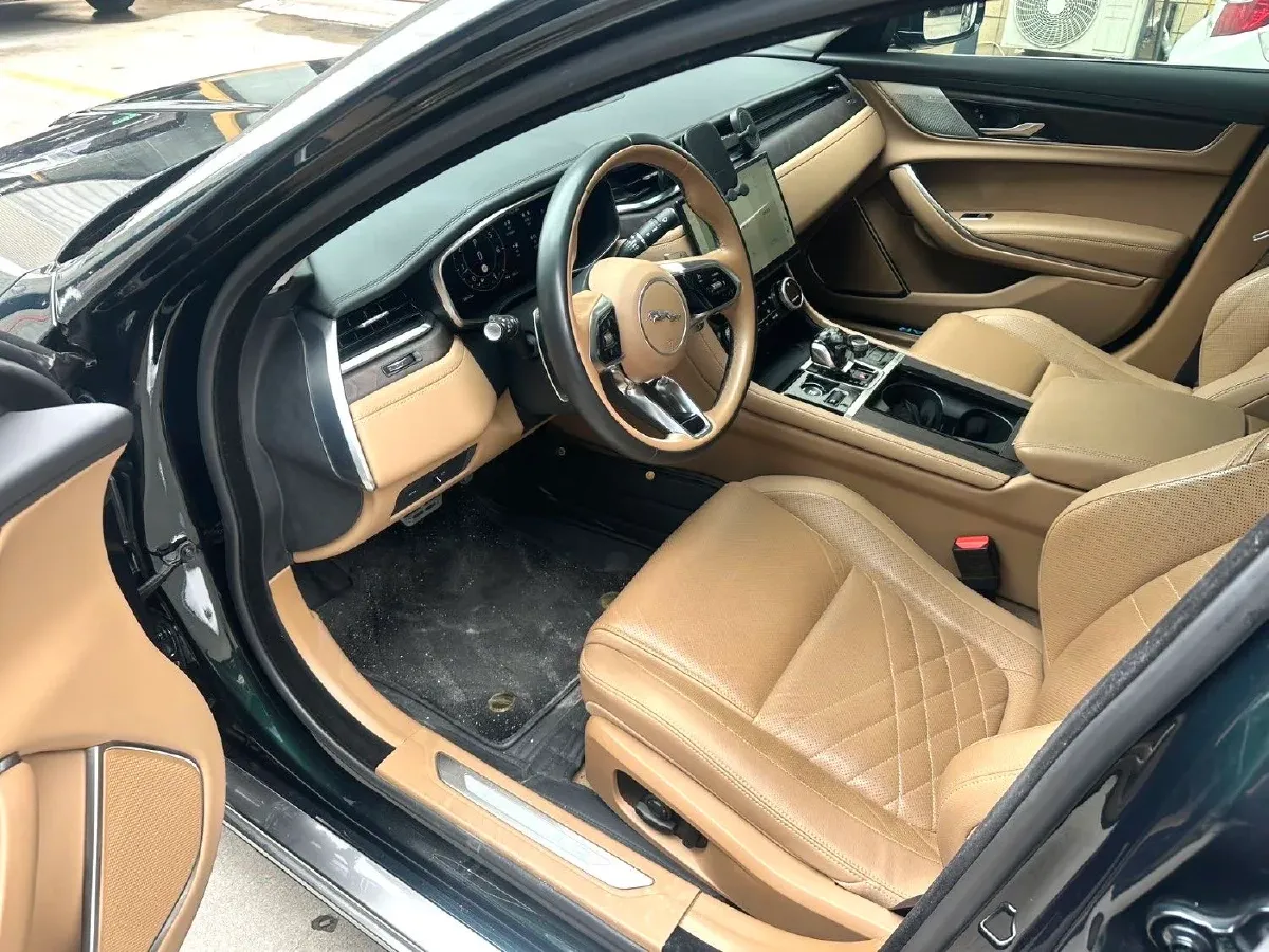 2023 Jaguar XFL 2.0T 250HP L4 8AT,autocango,china used car exporter,china ev exporter,chinese used car exporter,chinese used ev exporter