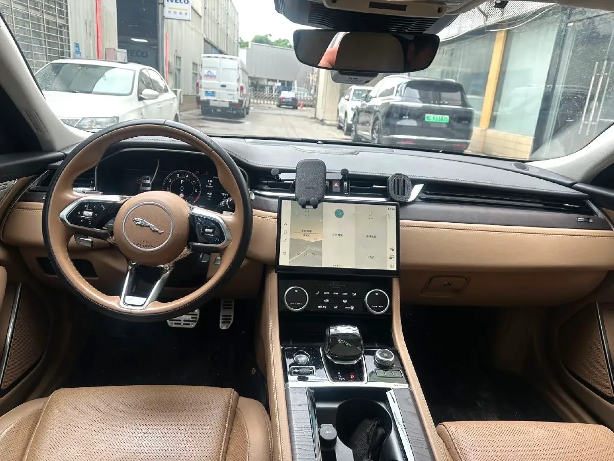 2023 Jaguar XFL 2.0T 250HP L4 8AT,autocango,china used car exporter,china ev exporter,chinese used car exporter,chinese used ev exporter