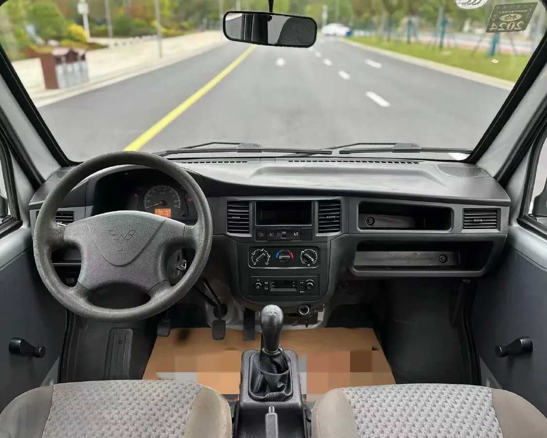 2015 WuLing ZhiGuang 1.2L 82HP L4 5MT,autocango,china used car exporter,china ev exporter,chinese used car exporter,chinese used ev exporter