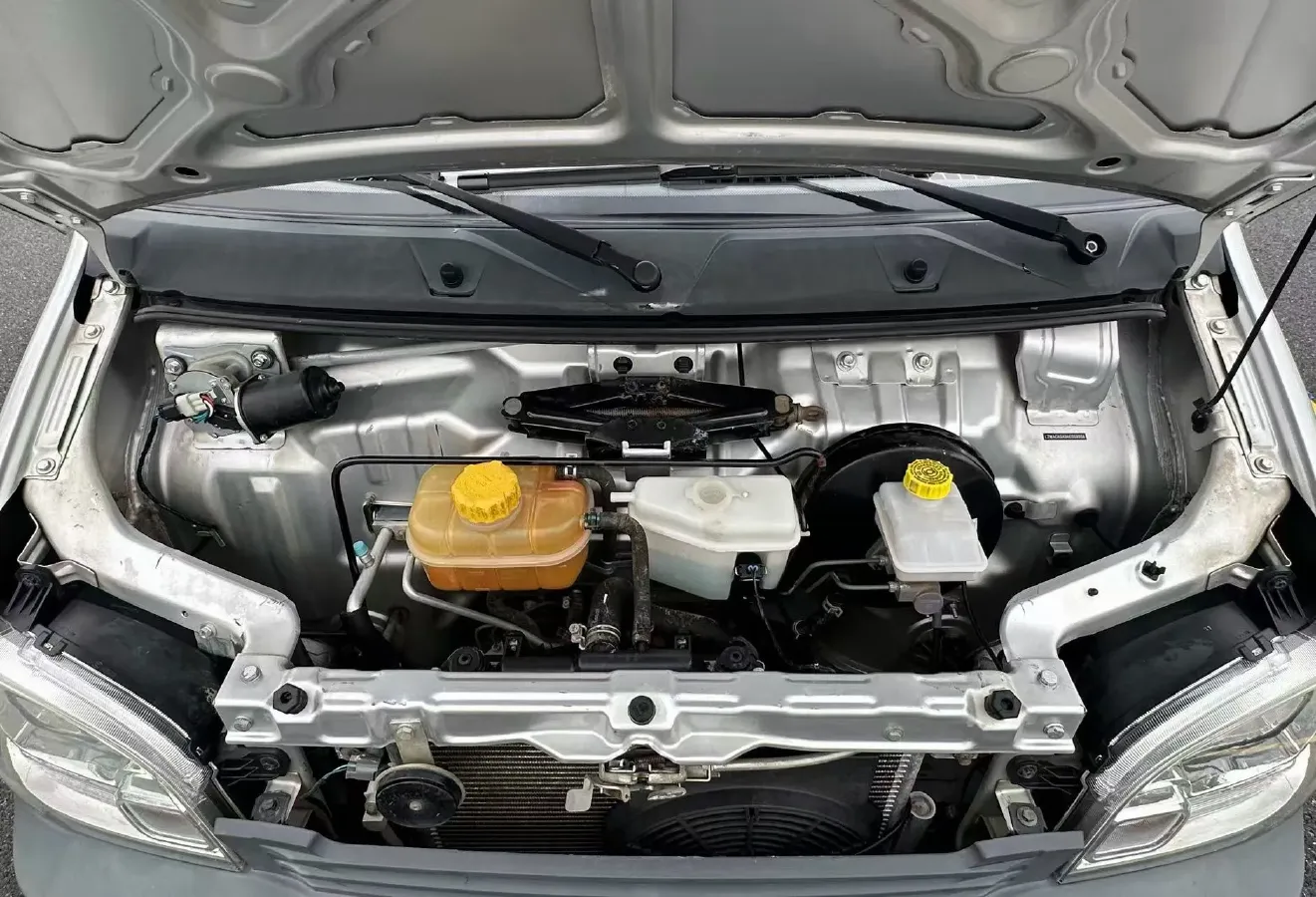 2015 WuLing ZhiGuang 1.2L 82HP L4 5MT,autocango,china used car exporter,china ev exporter,chinese used car exporter,chinese used ev exporter