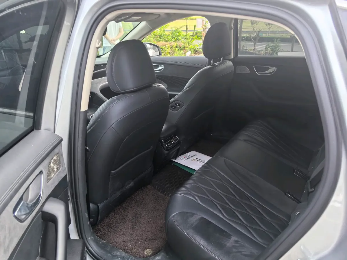 2023 Roewe D7 1.5L 112HP L4 1DHT PHEV 21.4KWH,autocango,china used car exporter,china ev exporter,chinese used car exporter,chinese used ev exporter