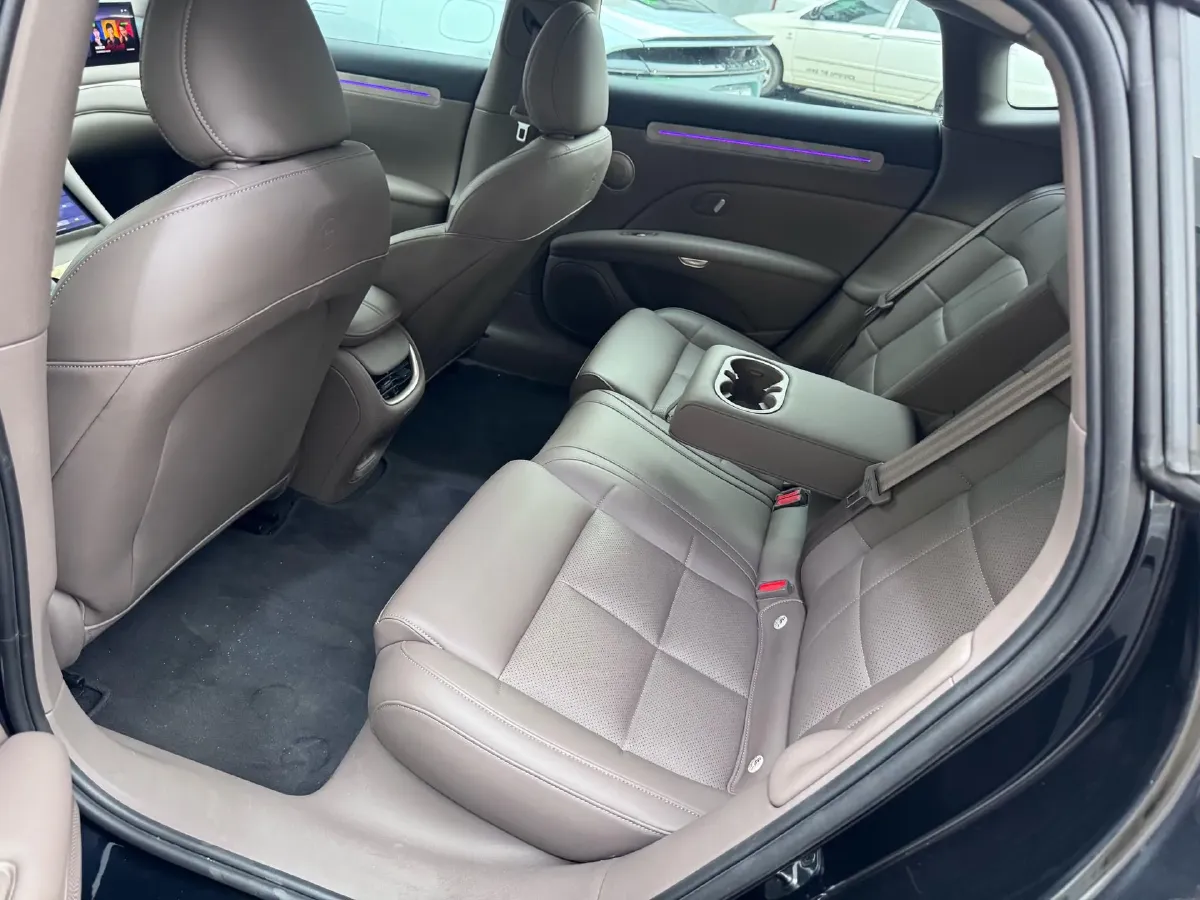 2025 IM L6 BEV,autocango,china used car exporter,china ev exporter,chinese used car exporter,chinese used ev exporter