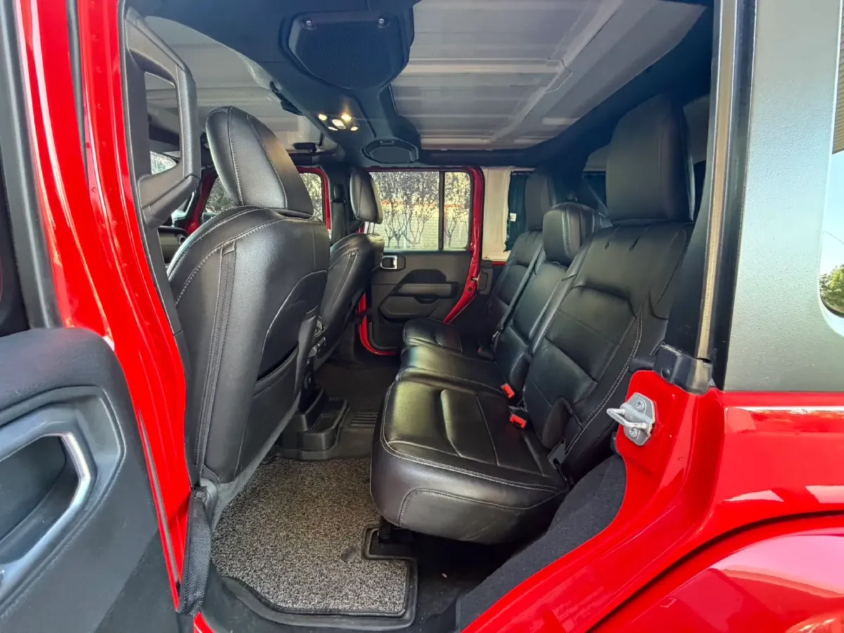 2019 Jeep Wrangler 2.0T 266HP L4 8AT,autocango,china used car exporter,china ev exporter,chinese used car exporter,chinese used ev exporter