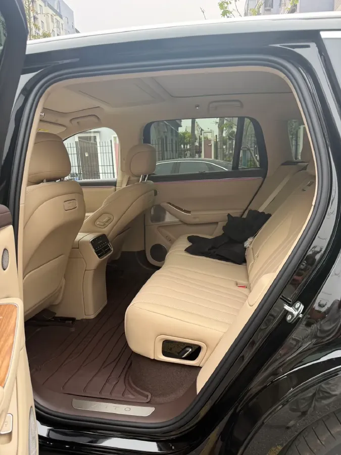 2026 AITO AITO M7 REEV 160HP REEV,autocango,china used car exporter,china ev exporter,chinese used car exporter,chinese used ev exporter