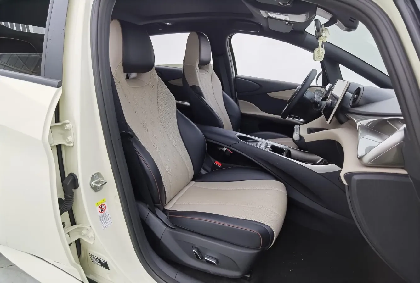 2023 BYD Dolphin BEV 44.928KWH,autocango,china used car exporter,china ev exporter,chinese used car exporter,chinese used ev exporter