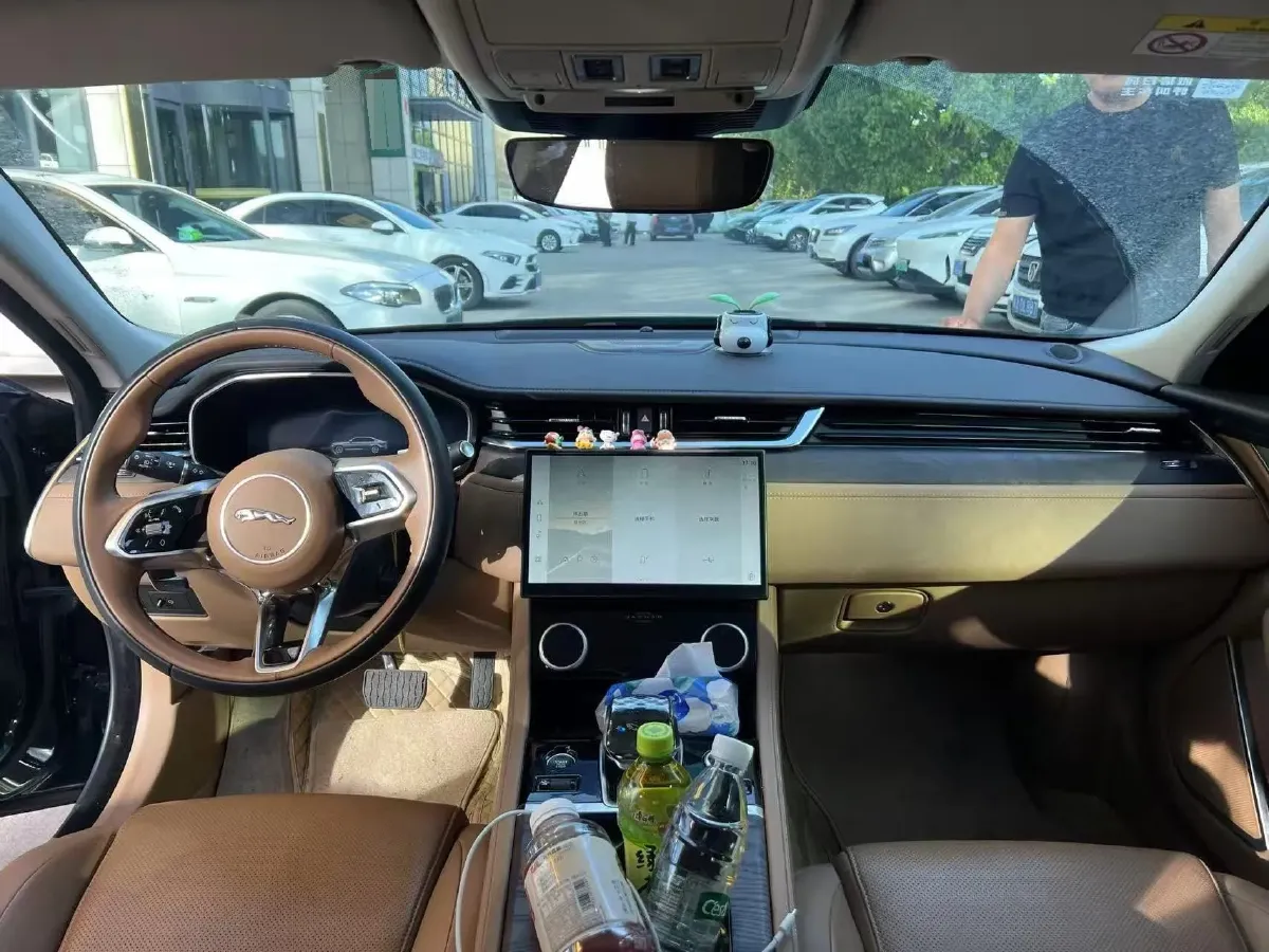 2024 Jaguar XFL 2.0T 250HP L4 8AT,autocango,china used car exporter,china ev exporter,chinese used car exporter,chinese used ev exporter