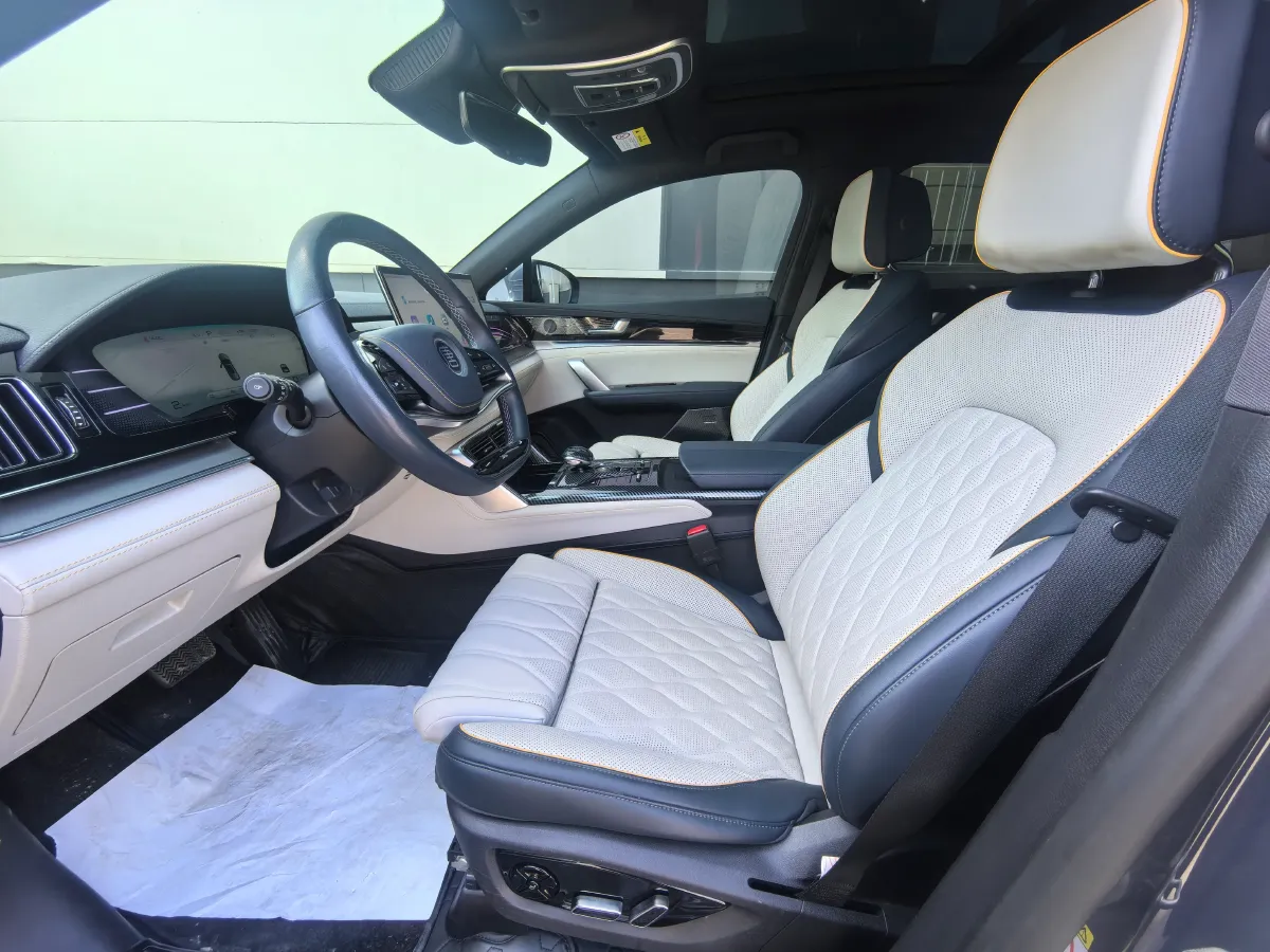 2022 Jeep Grand Commander 2.0T 265HP L4 9AT,autocango,china used car exporter,china ev exporter,chinese used car exporter,chinese used ev exporter