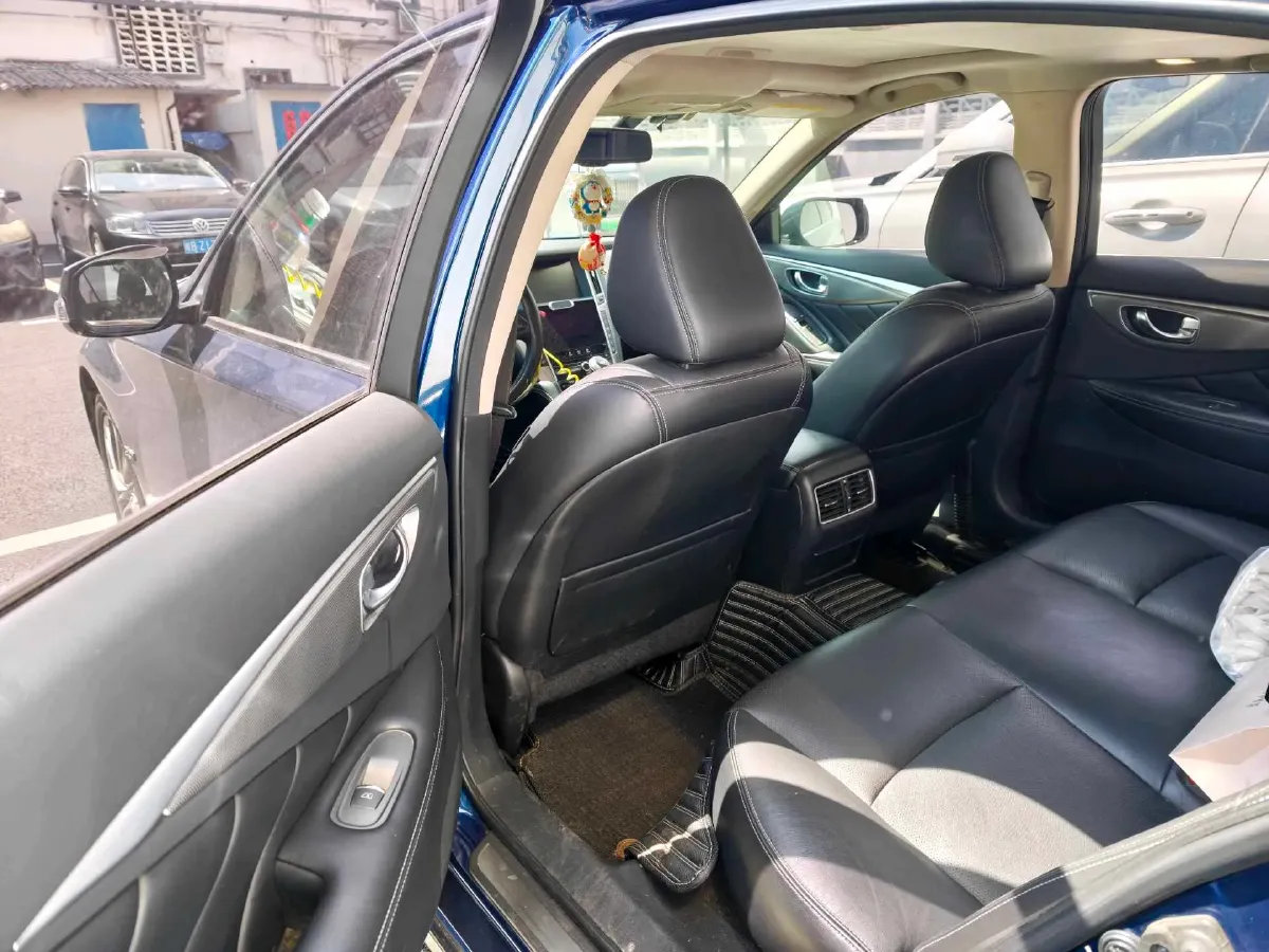 2018 Jeep Grand Commander 2.0T 265HP L4 9AT,autocango,china used car exporter,china ev exporter,chinese used car exporter,chinese used ev exporter