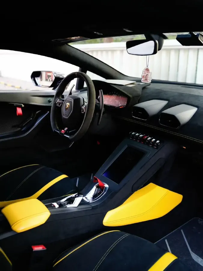 2021 Lamborghini Huracán 5.2L 640HP V10 7DCT,autocango,china used car exporter,china ev exporter,chinese used car exporter,chinese used ev exporter