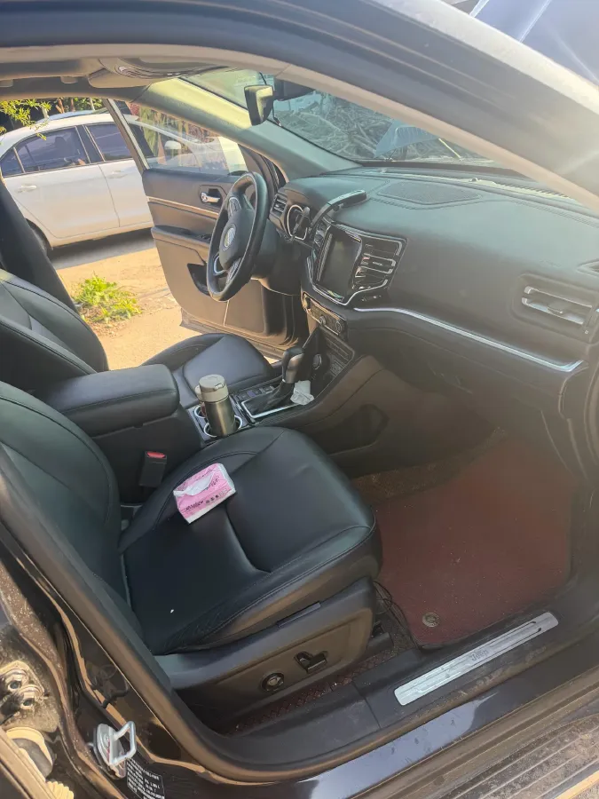 2018 Jeep Grand Commander 2.0T 265HP L4 9AT,autocango,china used car exporter,china ev exporter,chinese used car exporter,chinese used ev exporter