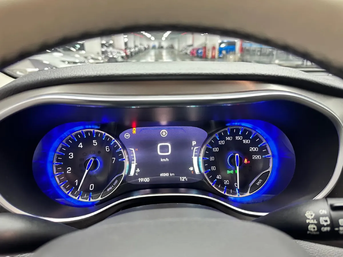 2017 Chrysler Pacifica 3.6L 279HP V6 9AT,autocango,china used car exporter,china ev exporter,chinese used car exporter,chinese used ev exporter