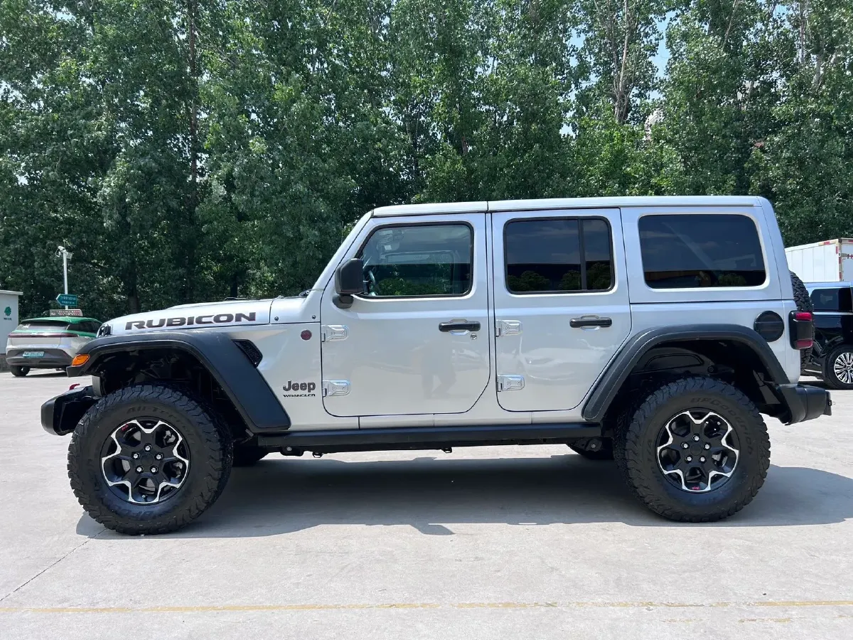 2024 Jeep Wrangler 2.0T 266HP L4 8AT,autocango,china used car exporter,china ev exporter,chinese used car exporter,chinese used ev exporter