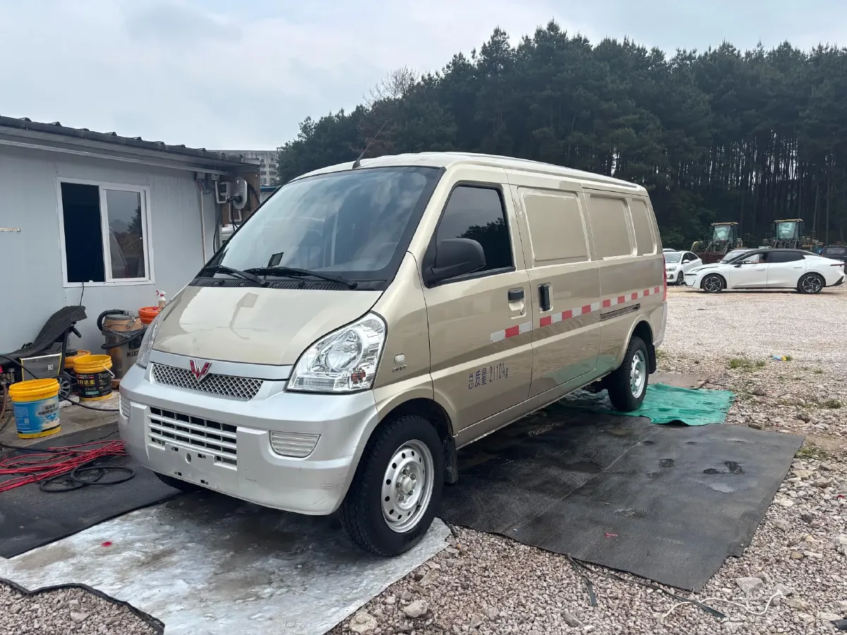 2021 SWM X2 1.5L 112HP L4 5MT,autocango,china used car exporter,china ev exporter,chinese used car exporter,chinese used ev exporter