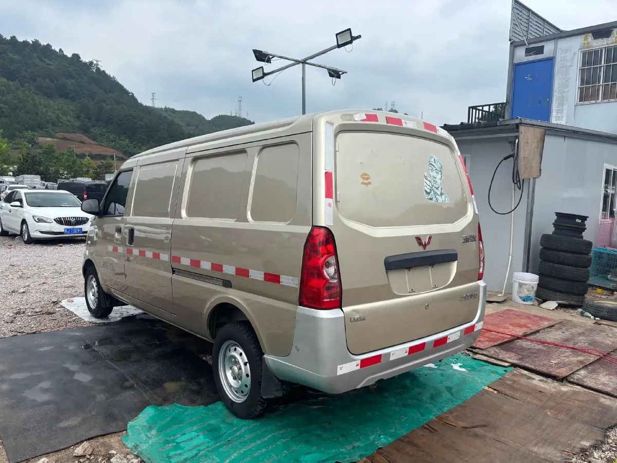 2021 SWM X2 1.5L 112HP L4 5MT,autocango,china used car exporter,china ev exporter,chinese used car exporter,chinese used ev exporter