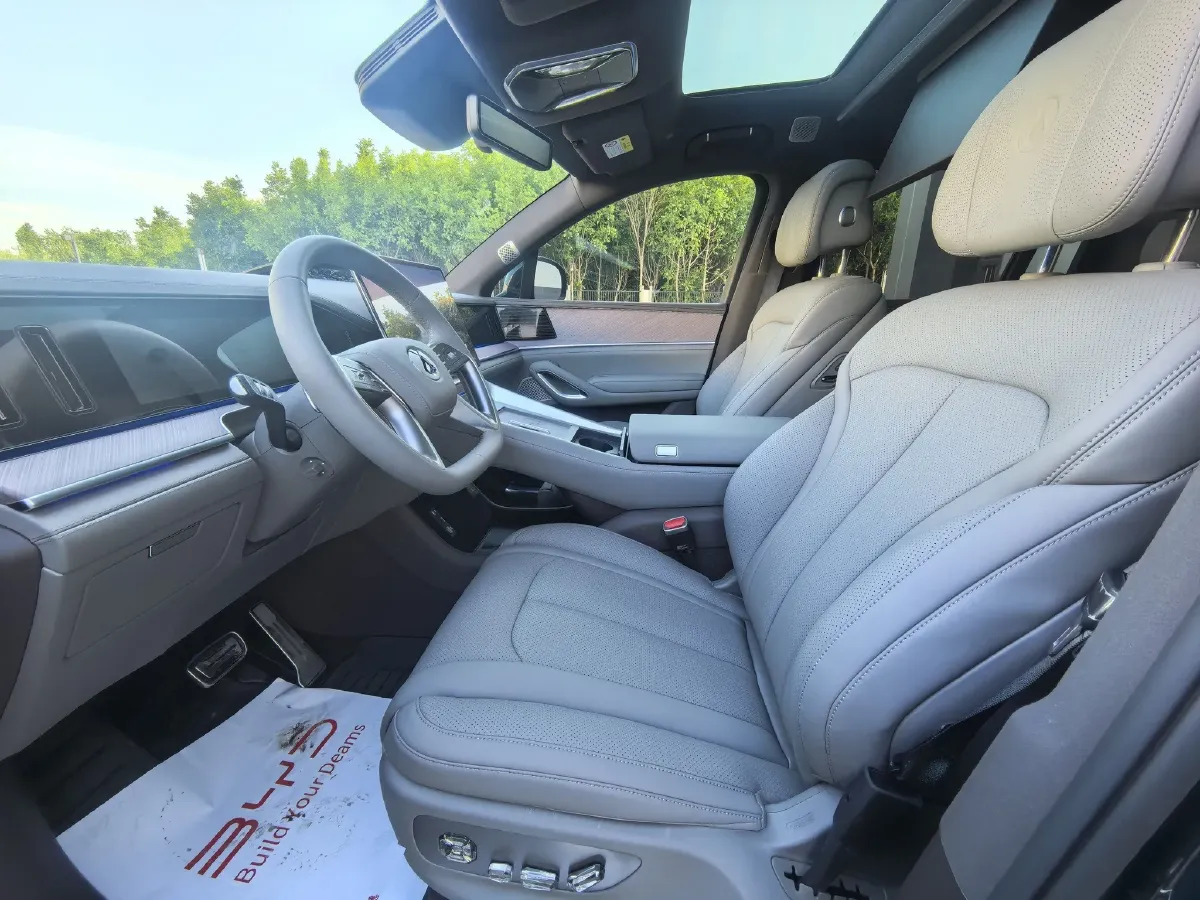 2025 Denza DenzaN9 2.0T 207HP L4 E-CVT PHEV,autocango,china used car exporter,china ev exporter,chinese used car exporter,chinese used ev exporter