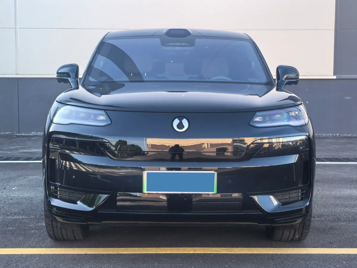 2025 Denza DenzaN9 2.0T 207HP L4 E-CVT PHEV,autocango,china used car exporter,china ev exporter,chinese used car exporter,chinese used ev exporter