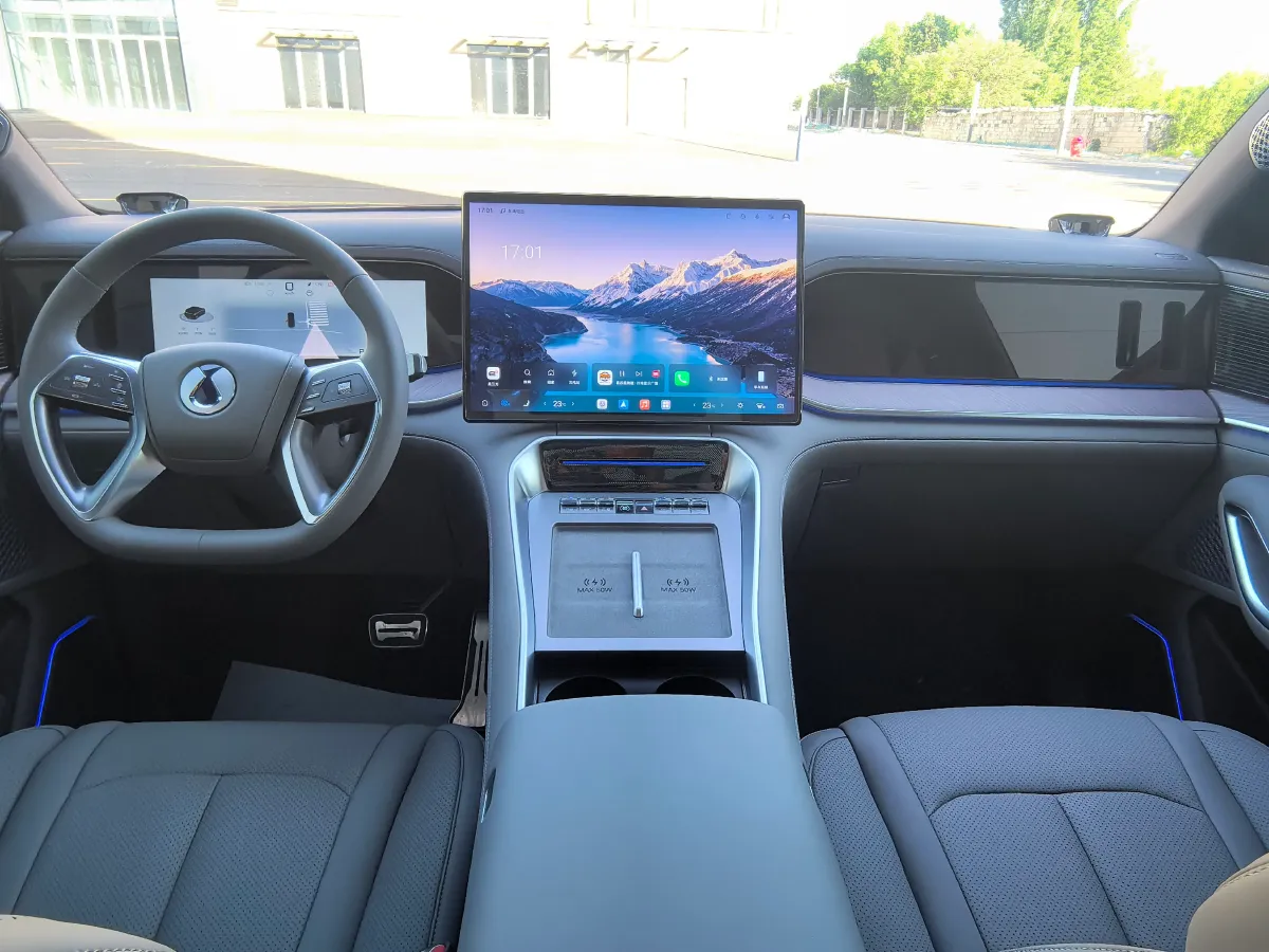 2025 Denza DenzaN9 2.0T 207HP L4 E-CVT PHEV,autocango,china used car exporter,china ev exporter,chinese used car exporter,chinese used ev exporter