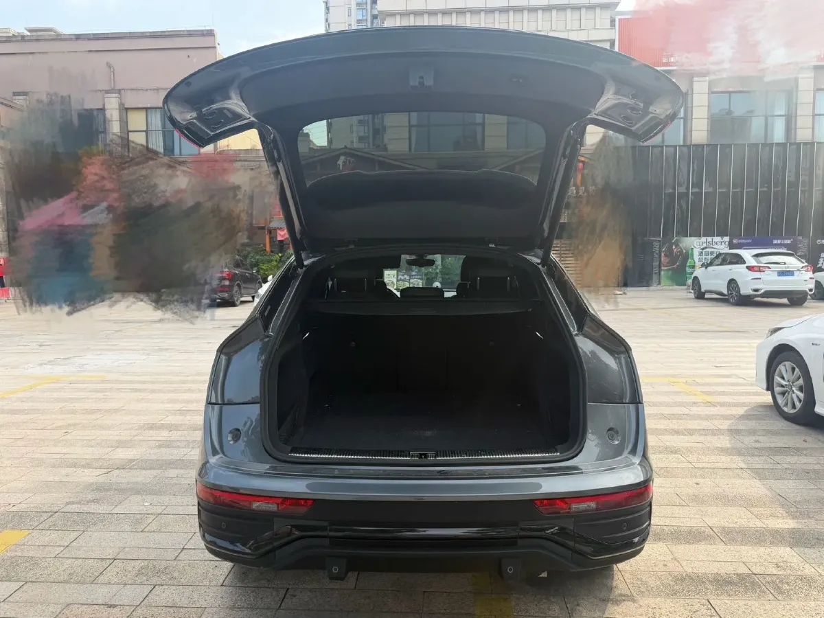 2021 Audi Q5L Sportback 2.0T 190HP L4 7DCT,autocango,china used car exporter,china ev exporter,chinese used car exporter,chinese used ev exporter