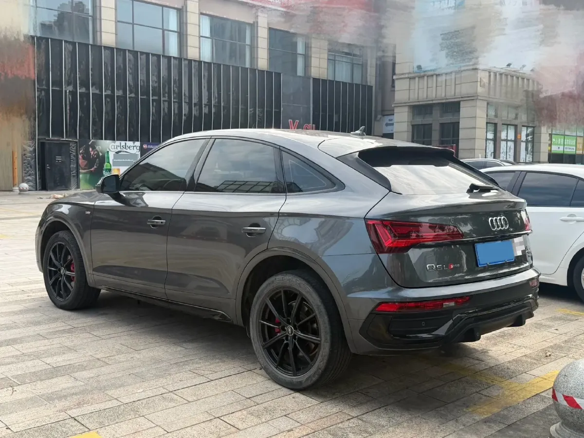 2021 Audi Q5L Sportback 2.0T 190HP L4 7DCT,autocango,china used car exporter,china ev exporter,chinese used car exporter,chinese used ev exporter