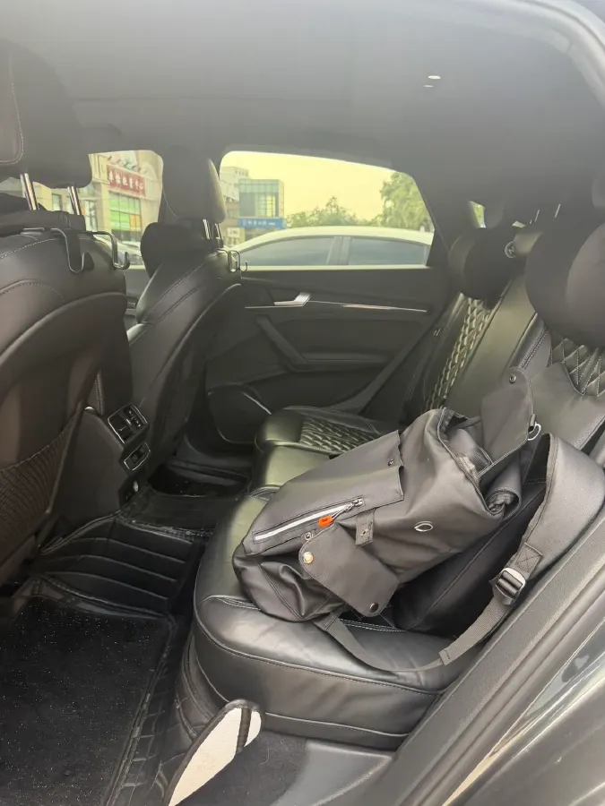 2021 Audi Q5L Sportback 2.0T 190HP L4 7DCT,autocango,china used car exporter,china ev exporter,chinese used car exporter,chinese used ev exporter