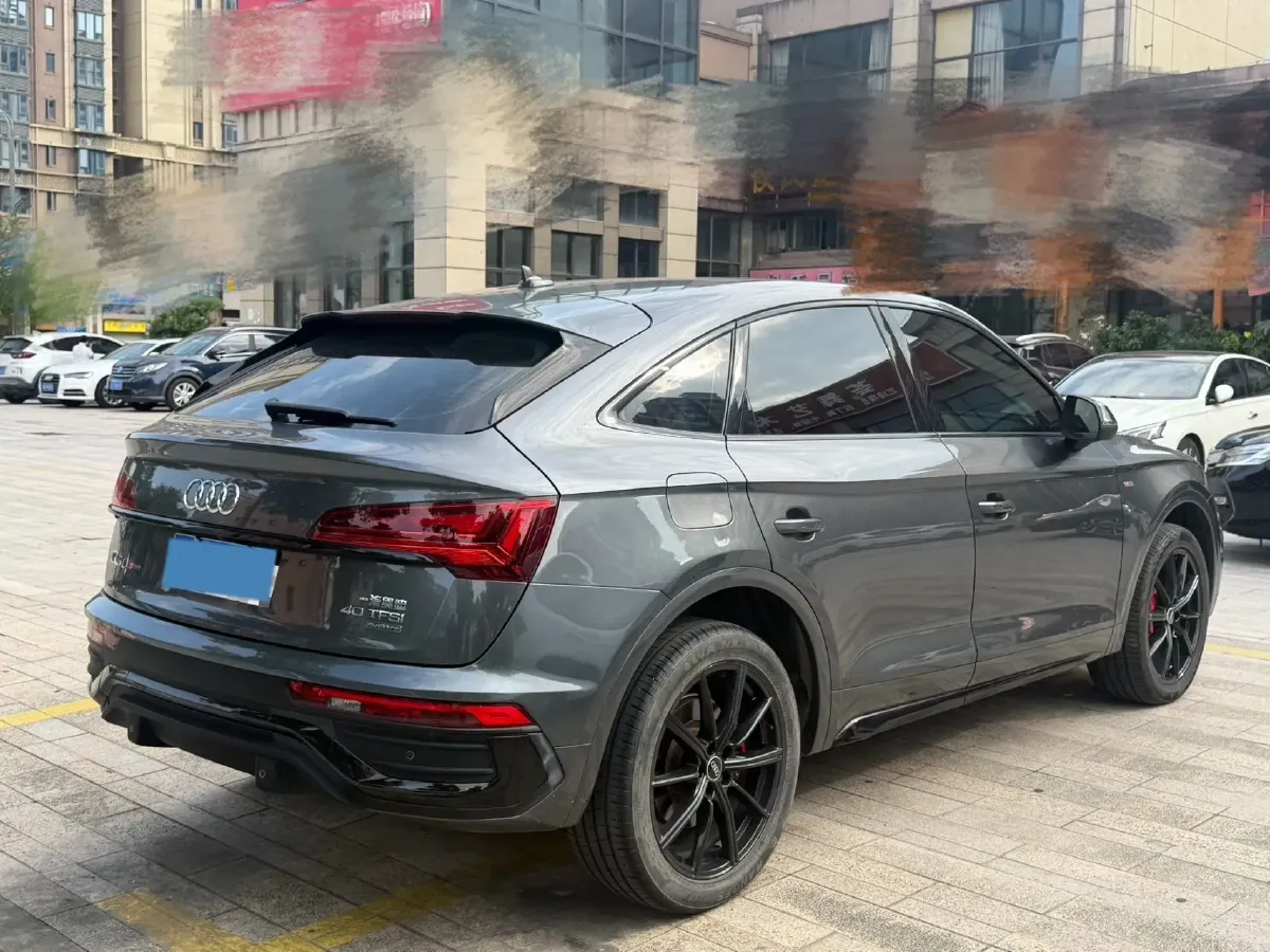 2021 Audi Q5L Sportback 2.0T 190HP L4 7DCT,autocango,china used car exporter,china ev exporter,chinese used car exporter,chinese used ev exporter
