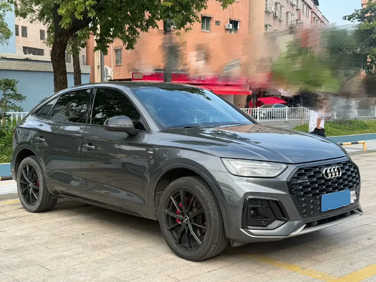2021 Audi Q5L Sportback 2.0T 190HP L4 7DCT,autocango,china used car exporter,china ev exporter,chinese used car exporter,chinese used ev exporter