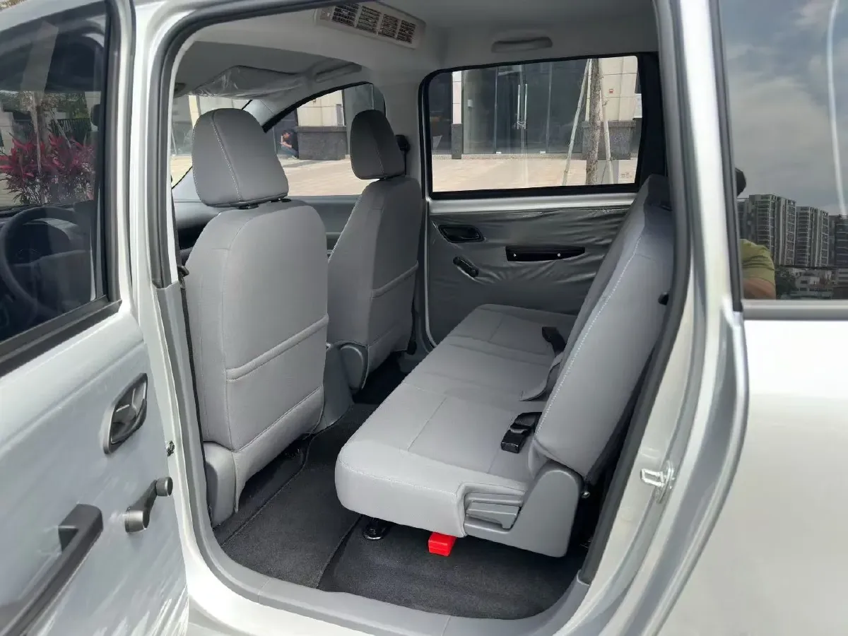 2024 WuLing HongGuang New Energy BEV 32.6KWH,autocango,china used car exporter,china ev exporter,chinese used car exporter,chinese used ev exporter