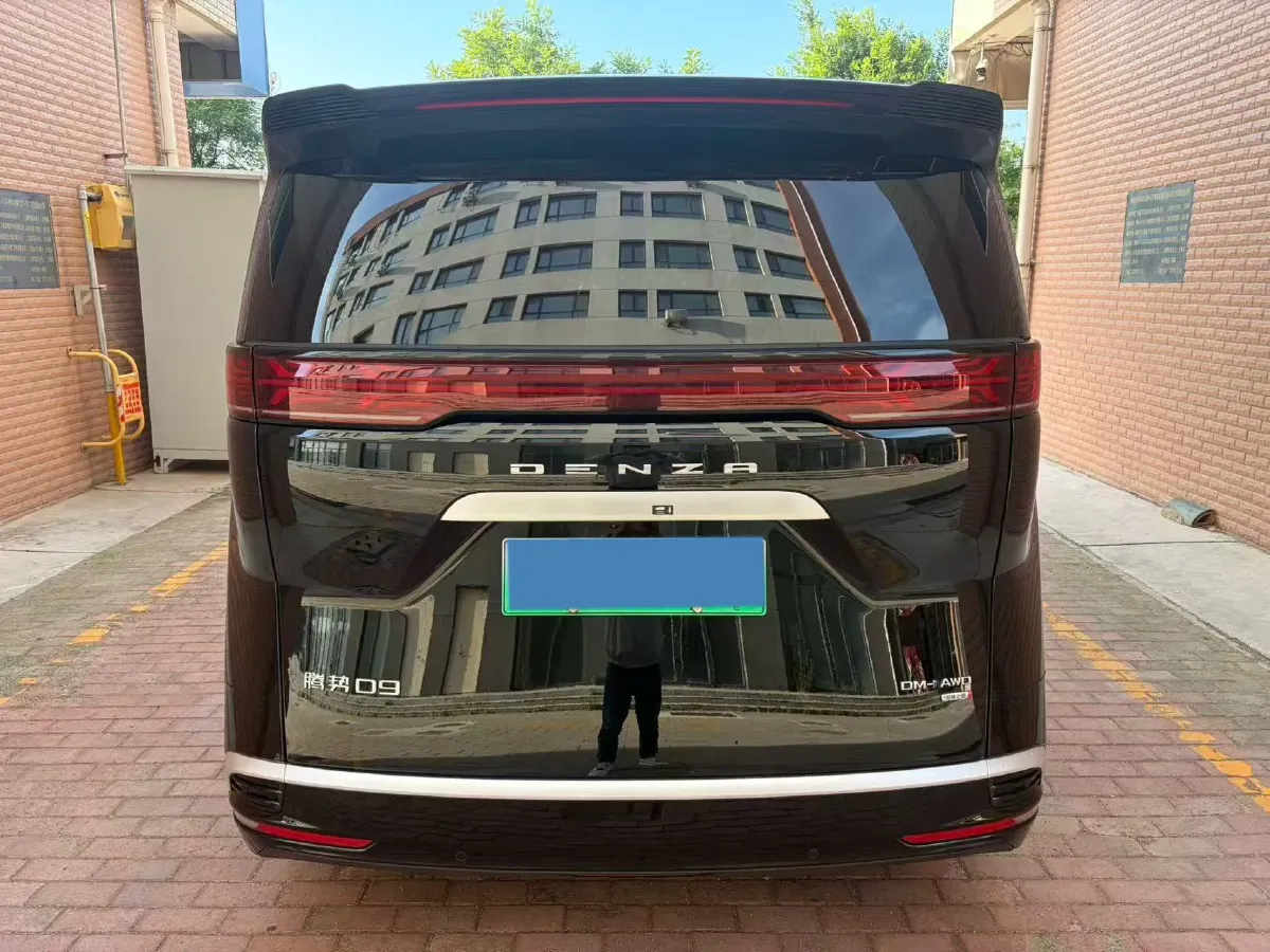 2025 Denza D9 1.5T 156HP L4 E-CVT PHEV,autocango,china used car exporter,china ev exporter,chinese used car exporter,chinese used ev exporter