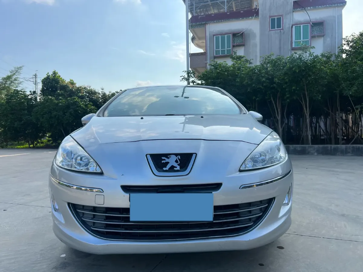 2013 Peugeot 408 2.0L 147HP L4 5MT,autocango,china used car exporter,china ev exporter,chinese used car exporter,chinese used ev exporter