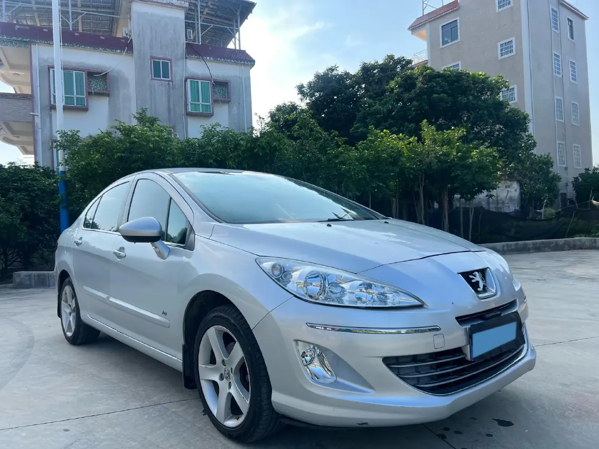 2013 Peugeot 408 2.0L 147HP L4 5MT,autocango,china used car exporter,china ev exporter,chinese used car exporter,chinese used ev exporter