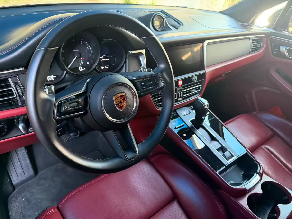 2022 Porsche Macan 2.0T 265HP L4 7DCT,autocango,china used car exporter,china ev exporter,chinese used car exporter,chinese used ev exporter