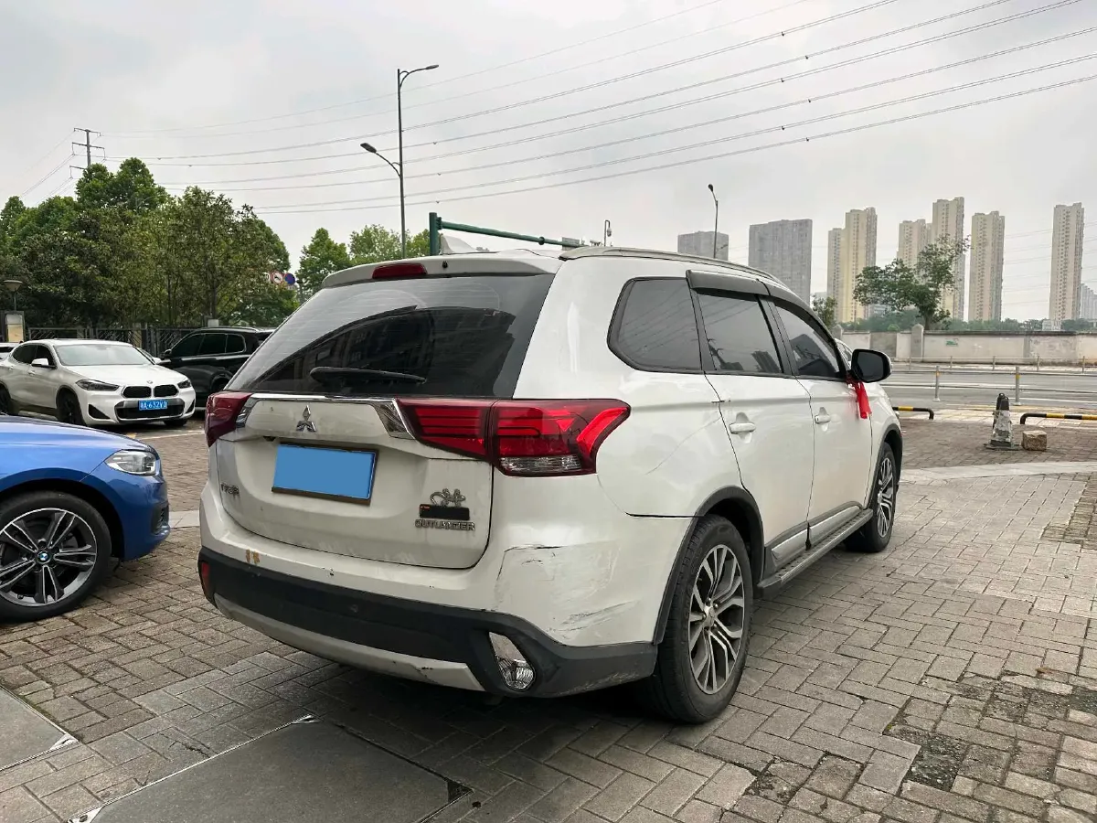 2018 Mitsubishi Outlander 2.0L 166HP L4 CVT,autocango,china used car exporter,china ev exporter,chinese used car exporter,chinese used ev exporter