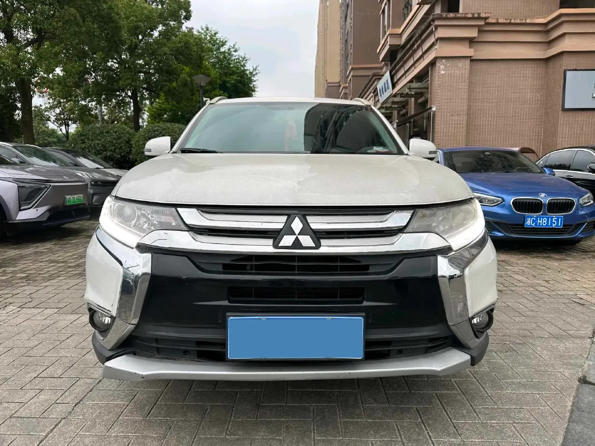 2018 Mitsubishi Outlander 2.0L 166HP L4 CVT,autocango,china used car exporter,china ev exporter,chinese used car exporter,chinese used ev exporter